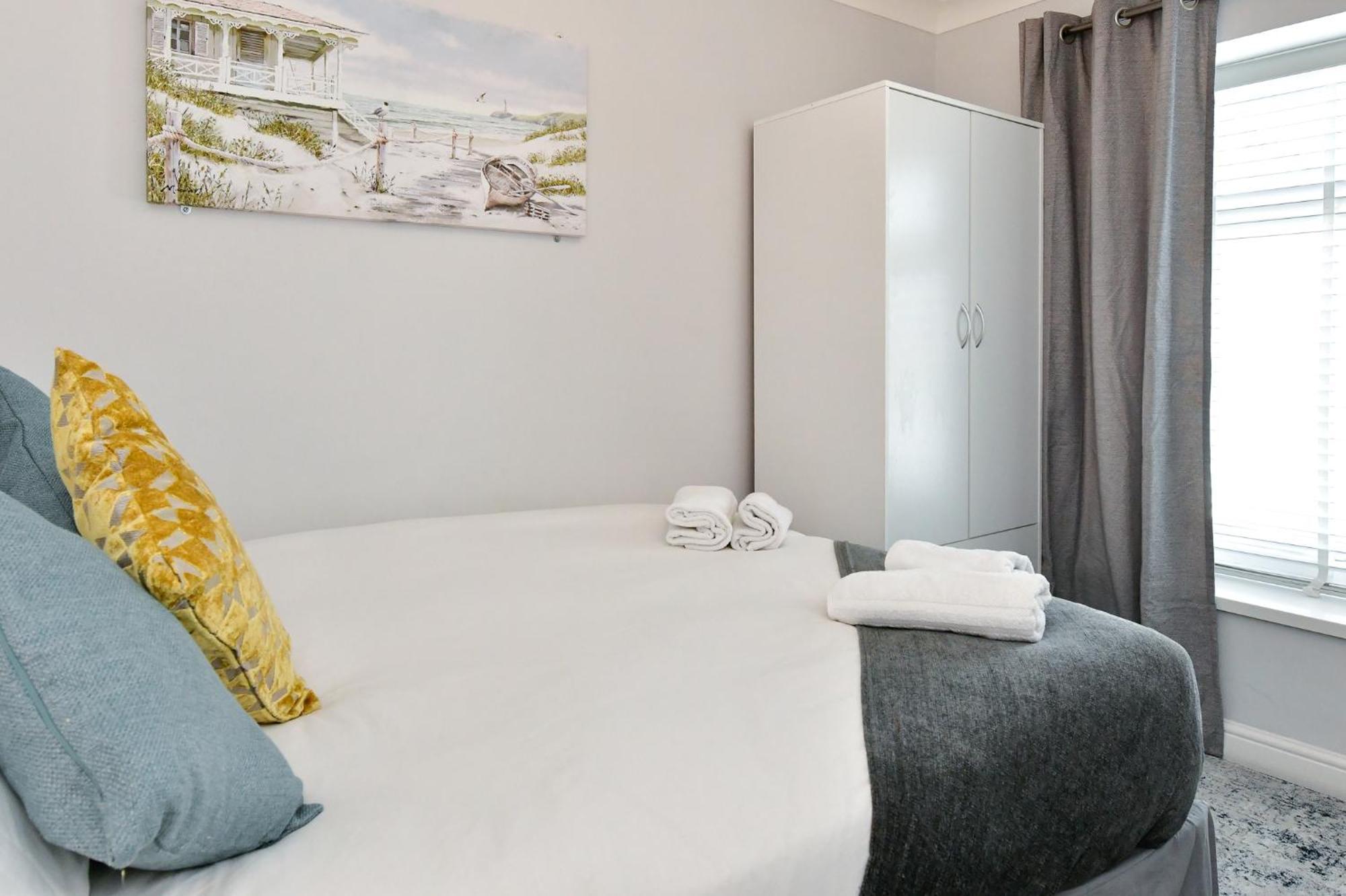 Free Parking - Heart Of The City - Superb Townhouse & Garden - Peaceful Area But Only 5Min Walk To Beach, Shops, Bars, Arena, Marina, Parks Swansea Eksteriør bilde