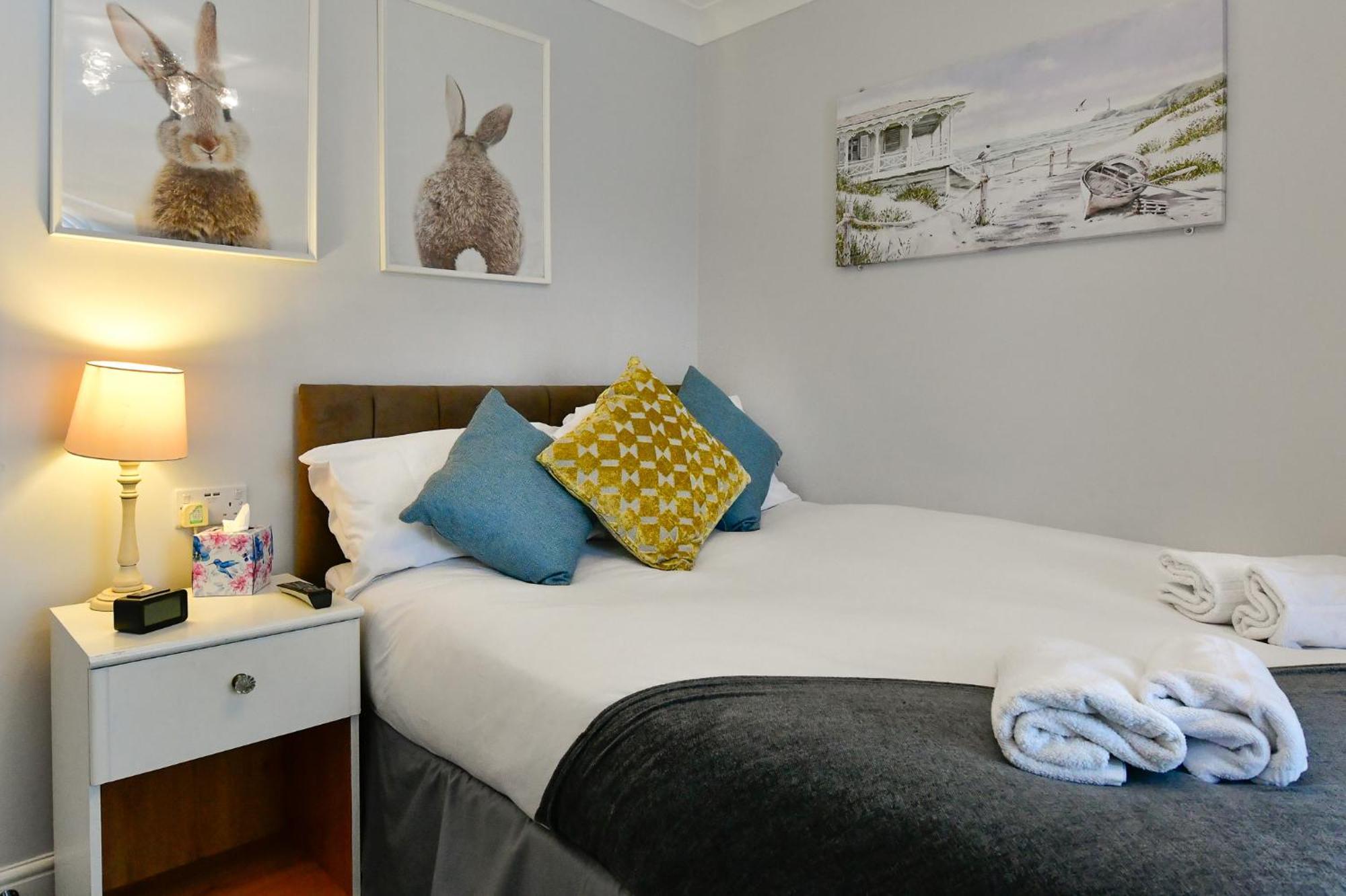 Free Parking - Heart Of The City - Superb Townhouse & Garden - Peaceful Area But Only 5Min Walk To Beach, Shops, Bars, Arena, Marina, Parks Swansea Eksteriør bilde