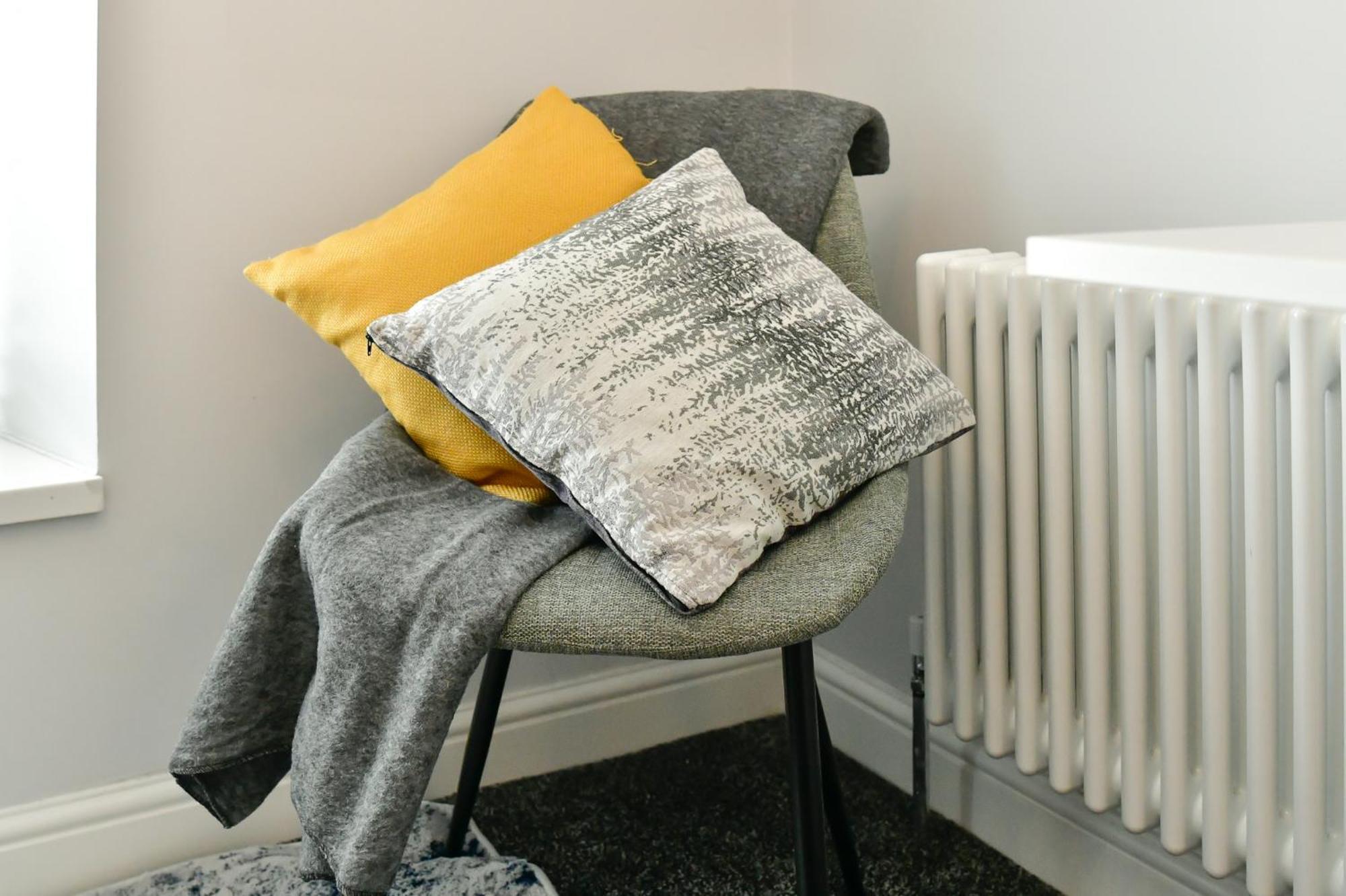 Free Parking - Heart Of The City - Superb Townhouse & Garden - Peaceful Area But Only 5Min Walk To Beach, Shops, Bars, Arena, Marina, Parks Swansea Eksteriør bilde