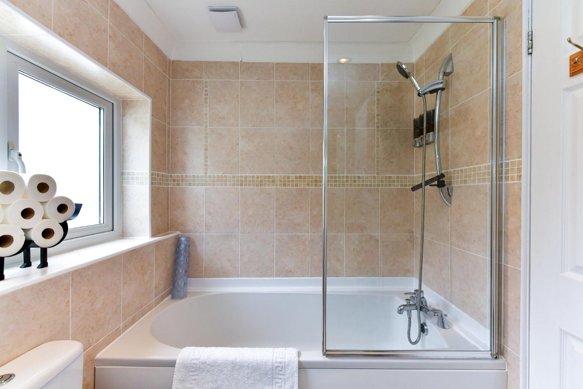 Free Parking - Heart Of The City - Superb Townhouse & Garden - Peaceful Area But Only 5Min Walk To Beach, Shops, Bars, Arena, Marina, Parks Swansea Eksteriør bilde