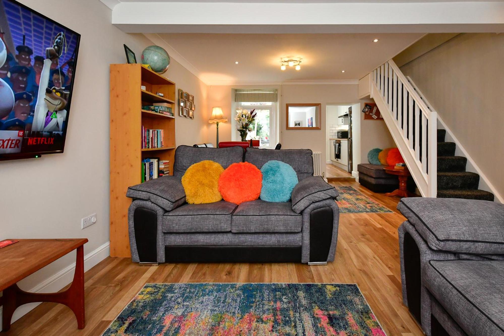 Free Parking - Heart Of The City - Superb Townhouse & Garden - Peaceful Area But Only 5Min Walk To Beach, Shops, Bars, Arena, Marina, Parks Swansea Eksteriør bilde