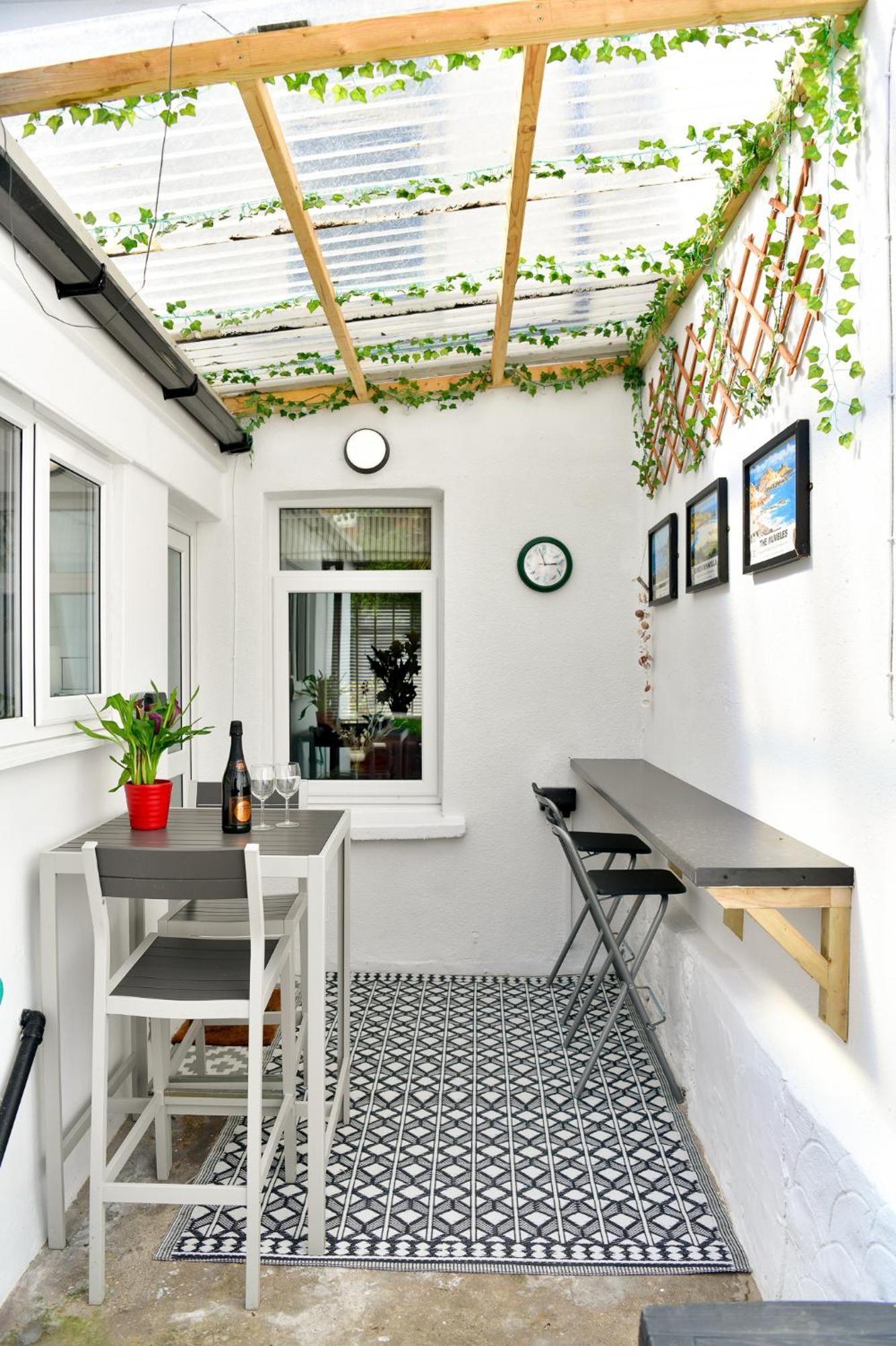 Free Parking - Heart Of The City - Superb Townhouse & Garden - Peaceful Area But Only 5Min Walk To Beach, Shops, Bars, Arena, Marina, Parks Swansea Eksteriør bilde